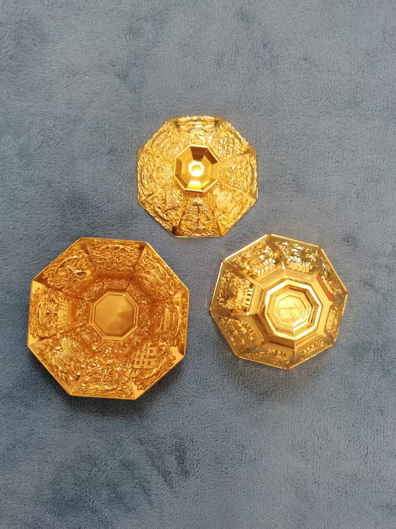 八方浮雕盖碗（八方来财）