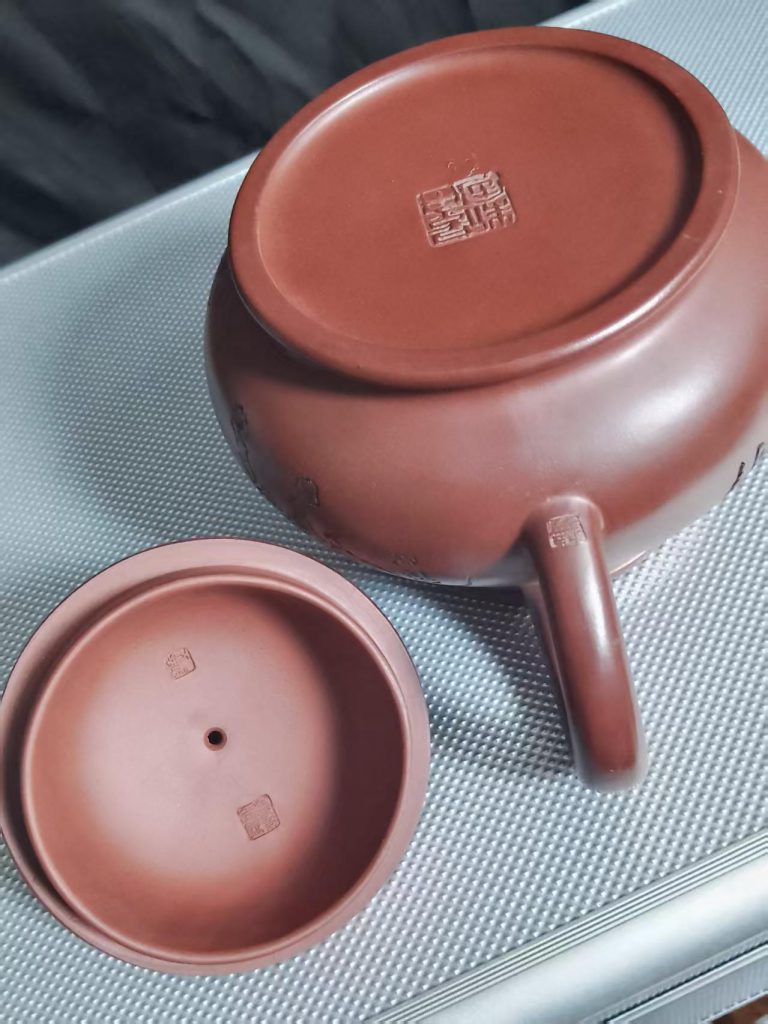 图片[1]-顾景舟《紫砂壶》范曾题-嘉诚艺术