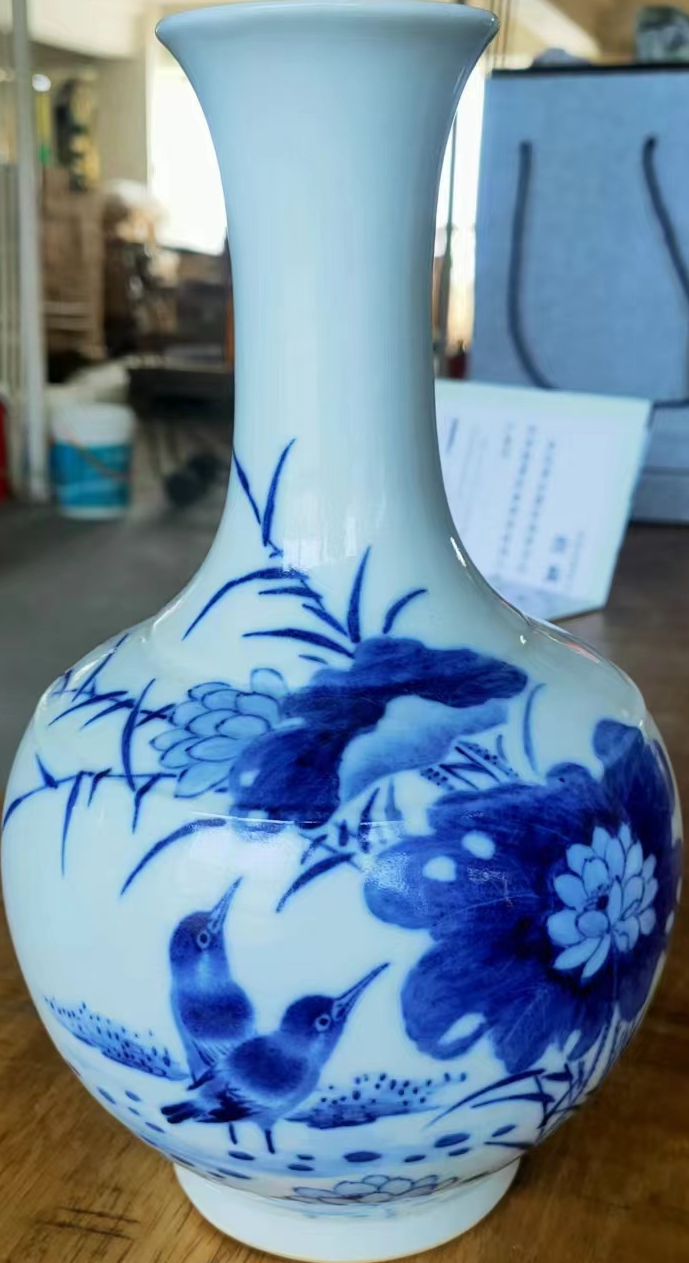 王步《青花花鸟赏瓶》-嘉诚艺术