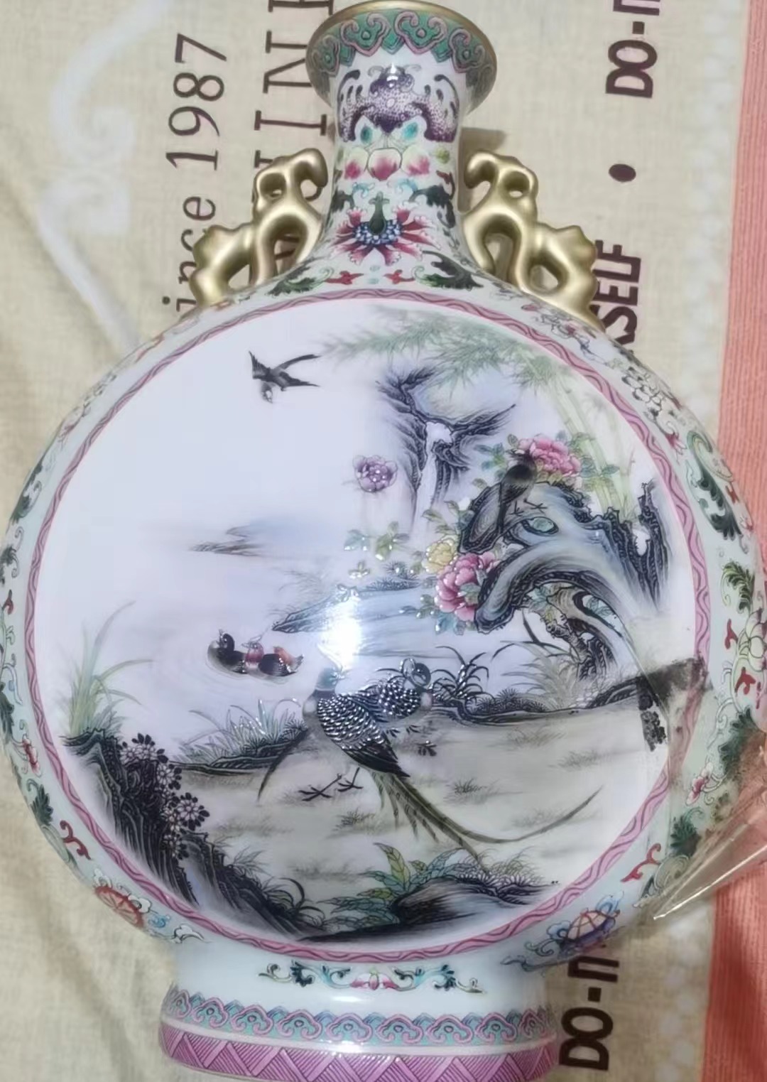 乾隆年制《珐琅彩仙鹤双耳抱月扁瓶》-嘉诚艺术