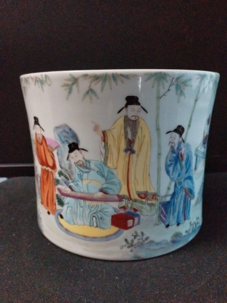 图片[3]-大清雍正年制《玉碧底珐琅彩琴棋书画人物笔筒》-嘉诚艺术