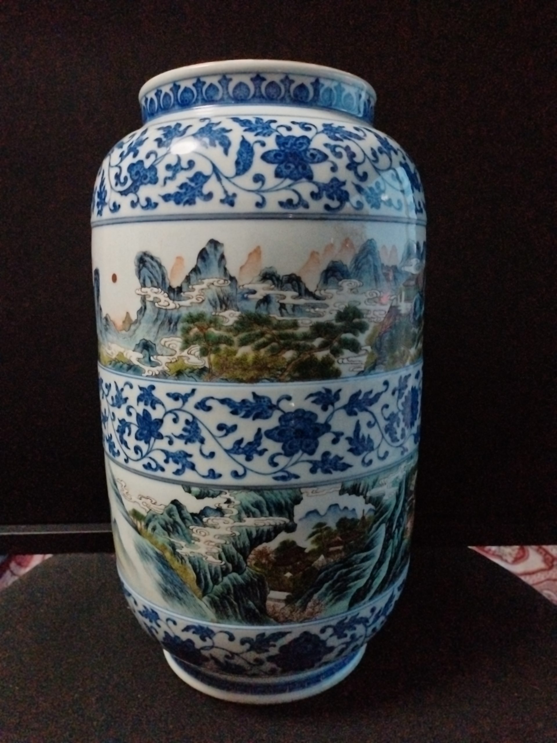 大清乾隆年制《青花珐琅彩千里江山图灯笼瓶》-嘉诚艺术