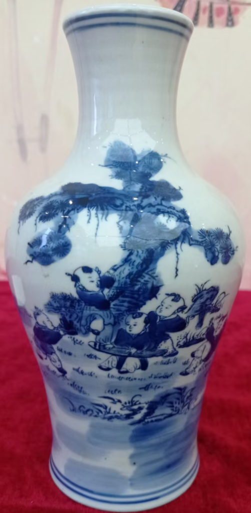 图片[1]-康熙年制《青花人物瓶》-嘉诚艺术