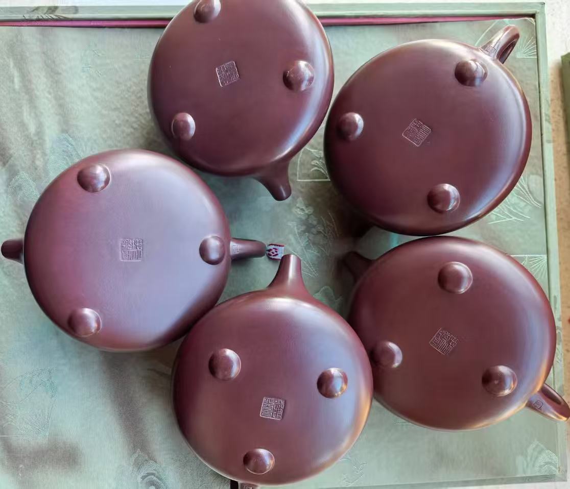 顾景舟《五大石瓢紫沙壶》