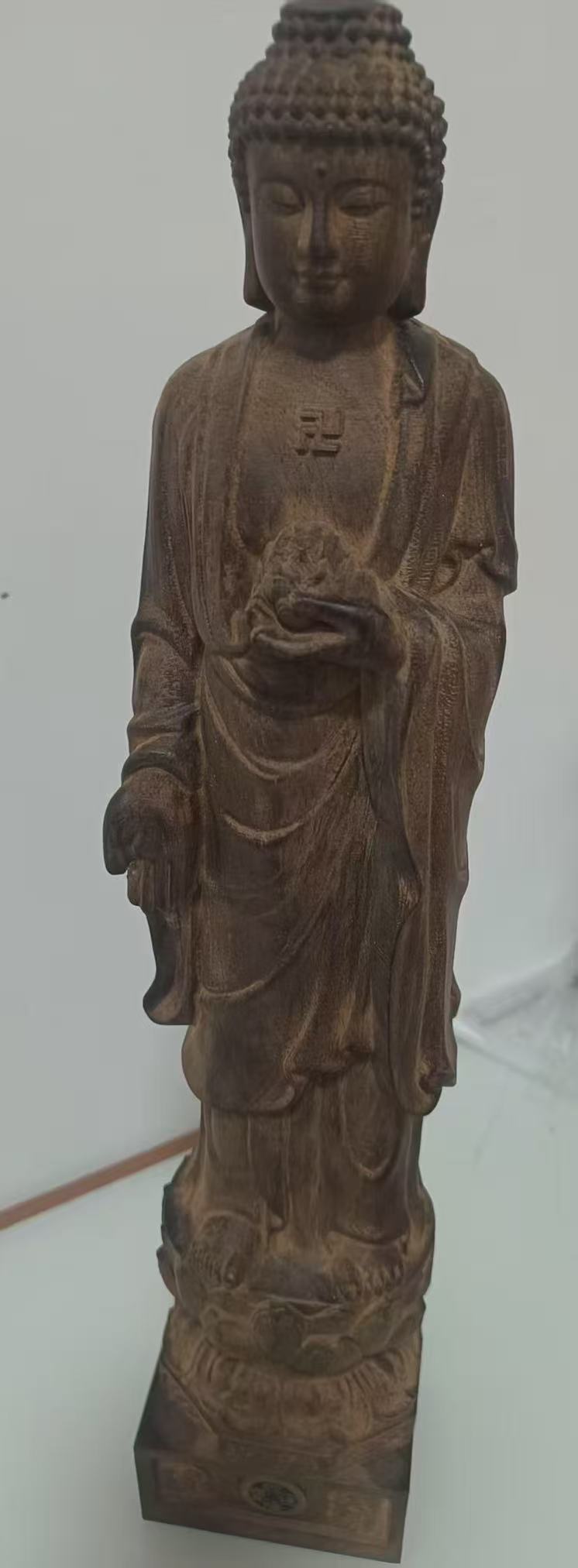 芽庄沉香木《佛像镶嵌乾隆通宝》-嘉诚艺术