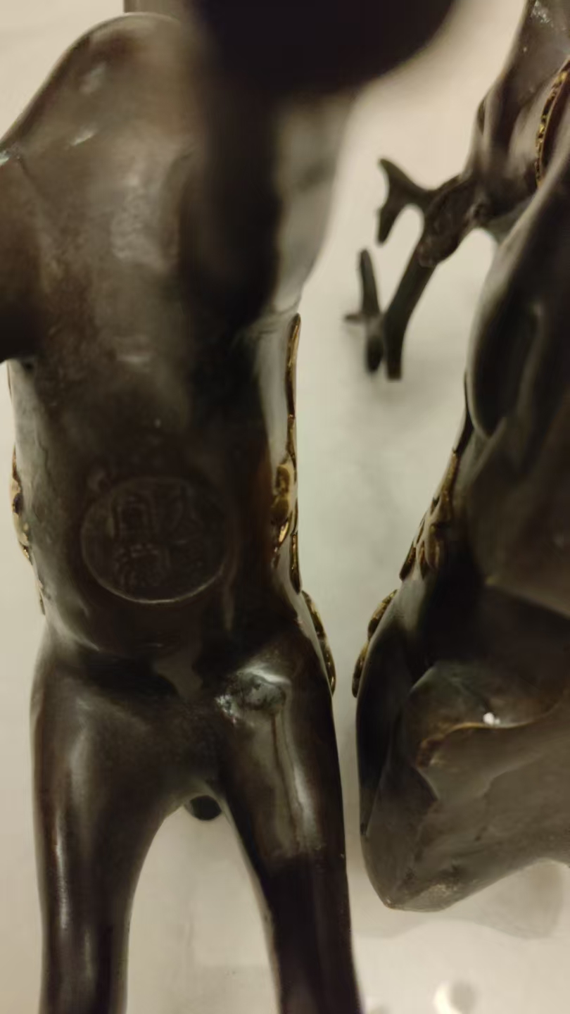 大明宣德《紫金风磨铜祥鹿》一对