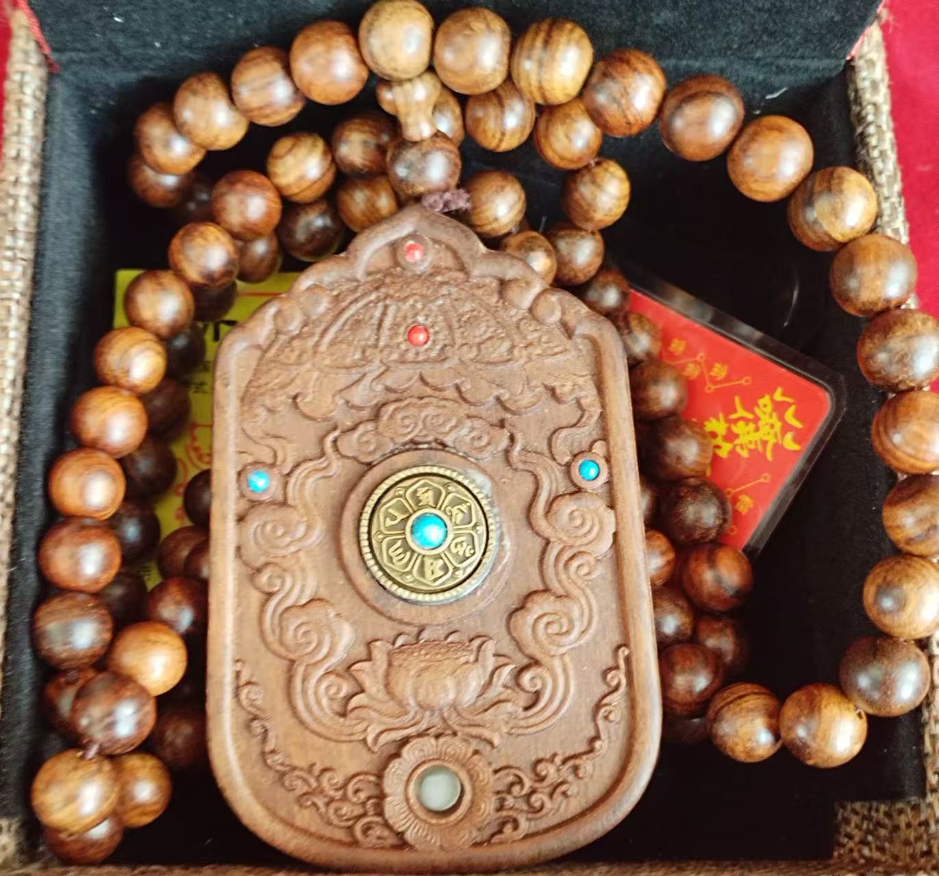 沉木镶嵌檀香木《度母观音像》