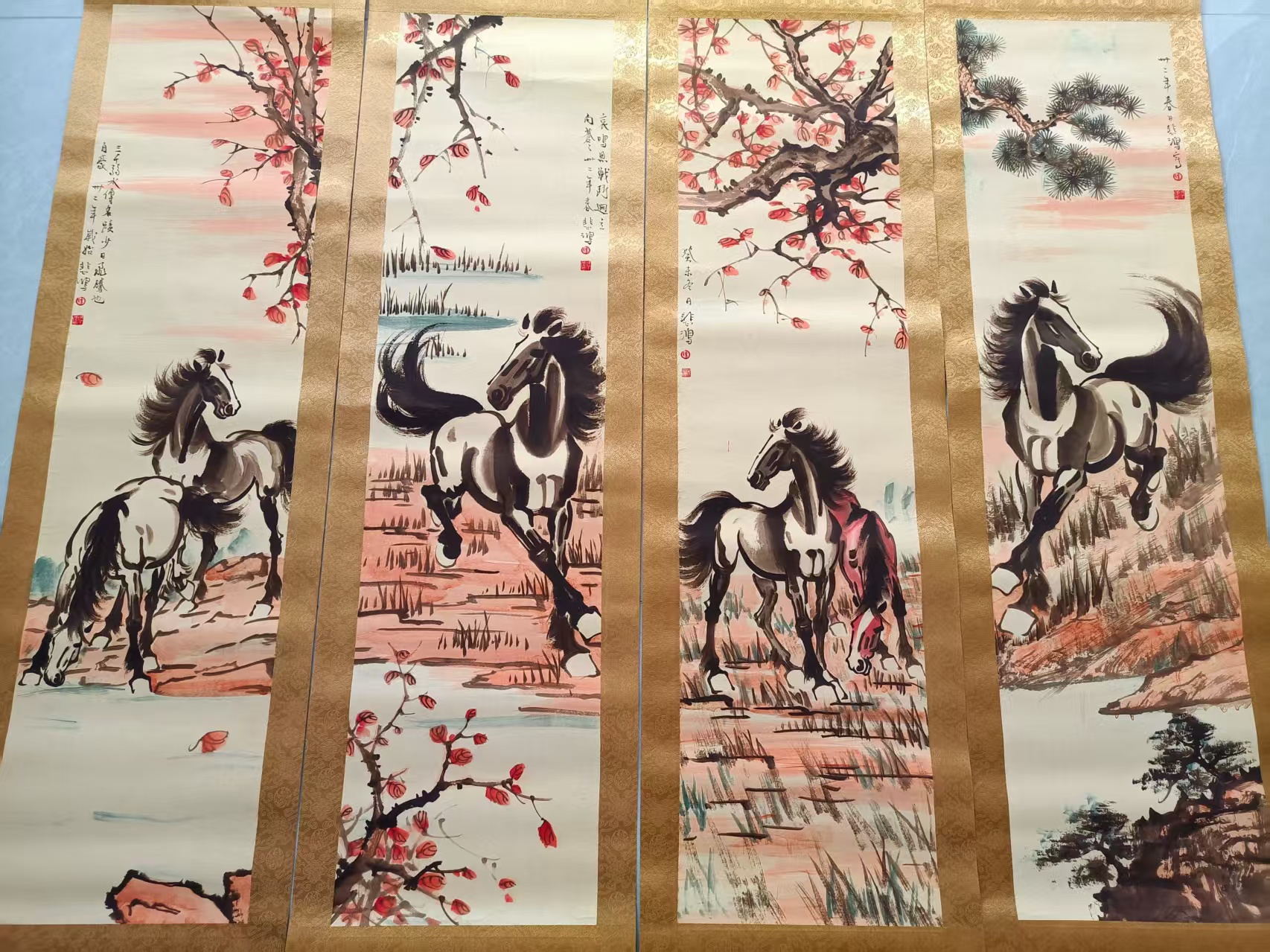 徐悲鸿《神骏怡福》四条屏-嘉诚艺术