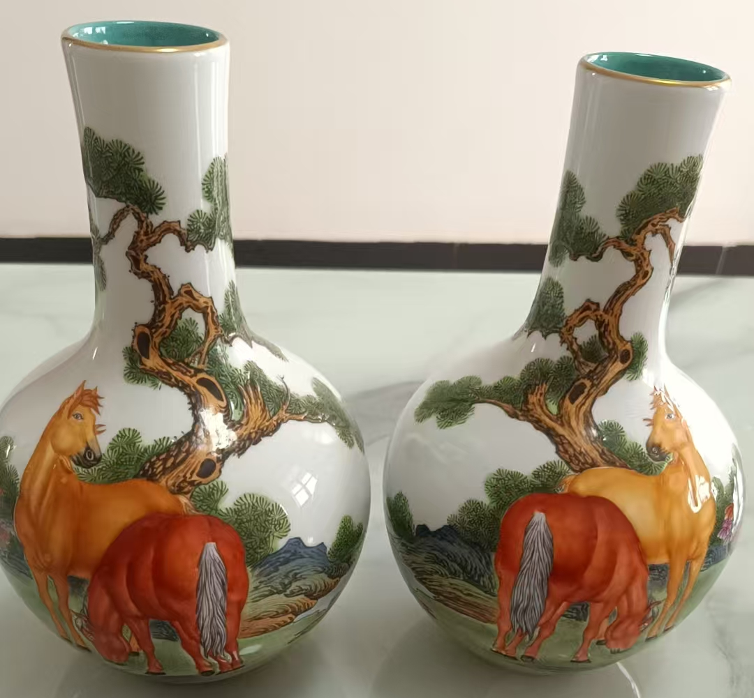 乾隆年制《郎世宁恭画珐琅彩骏马天球瓶》一对-嘉诚艺术