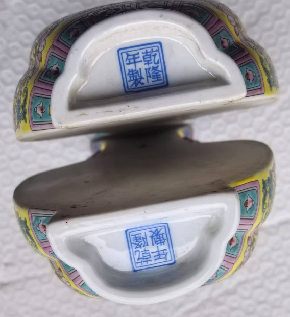 图片[2]-乾隆年制《珐琅彩壁挂对瓶》一对-嘉诚艺术