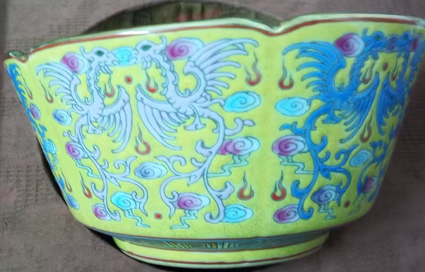 雍正年制《粉彩描金六棱口蓝地凤凰纹小碗》-嘉诚艺术