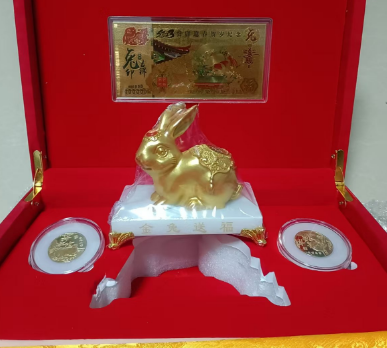 冷枚《梧桐双兔图》-嘉诚艺术