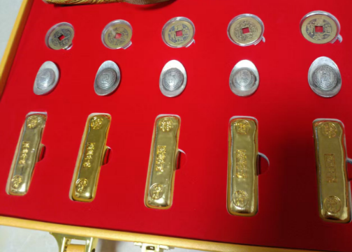 清代《五帝钱、金条、银元宝》一套-嘉诚艺术