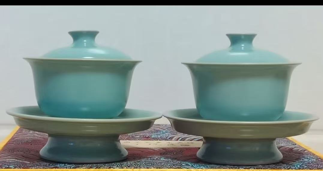 汝窑《元宝三才盖碗》一对