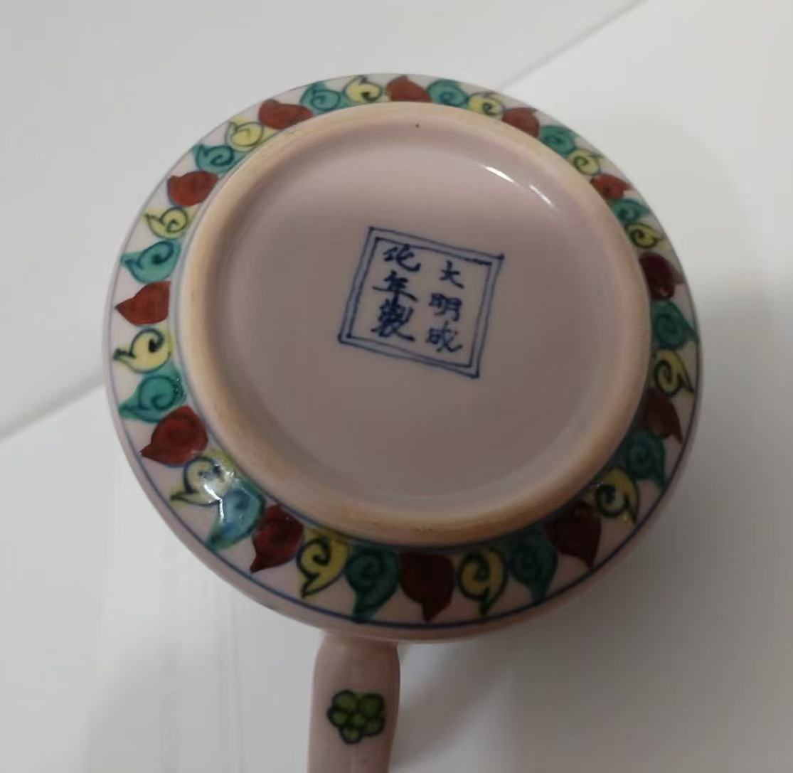 成化年制《戏婴图茶壶》