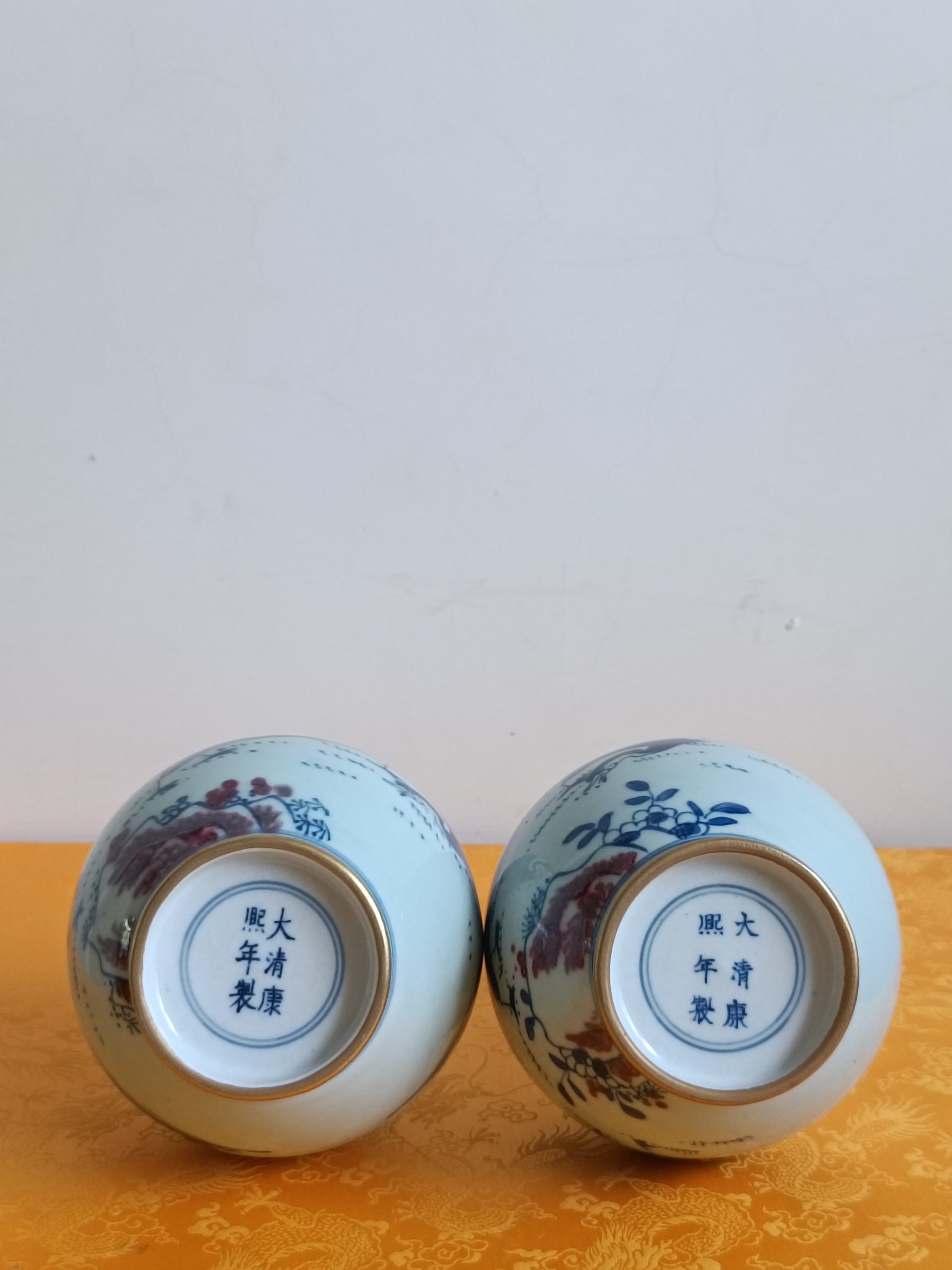 康熙年制《青花花鸟纹胆瓶》一对