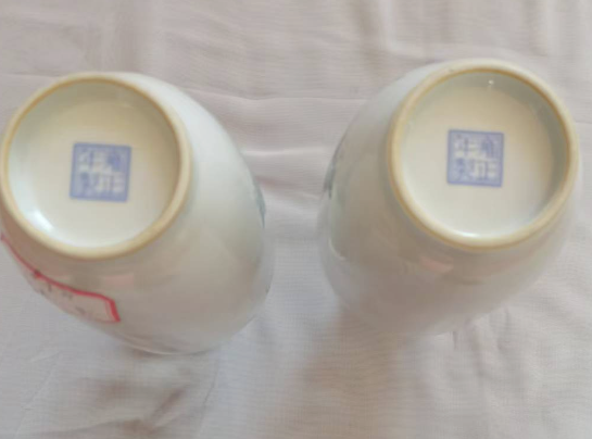 图片[2]-雍正年制《浅绛彩人物瓶》（一对）-嘉诚艺术