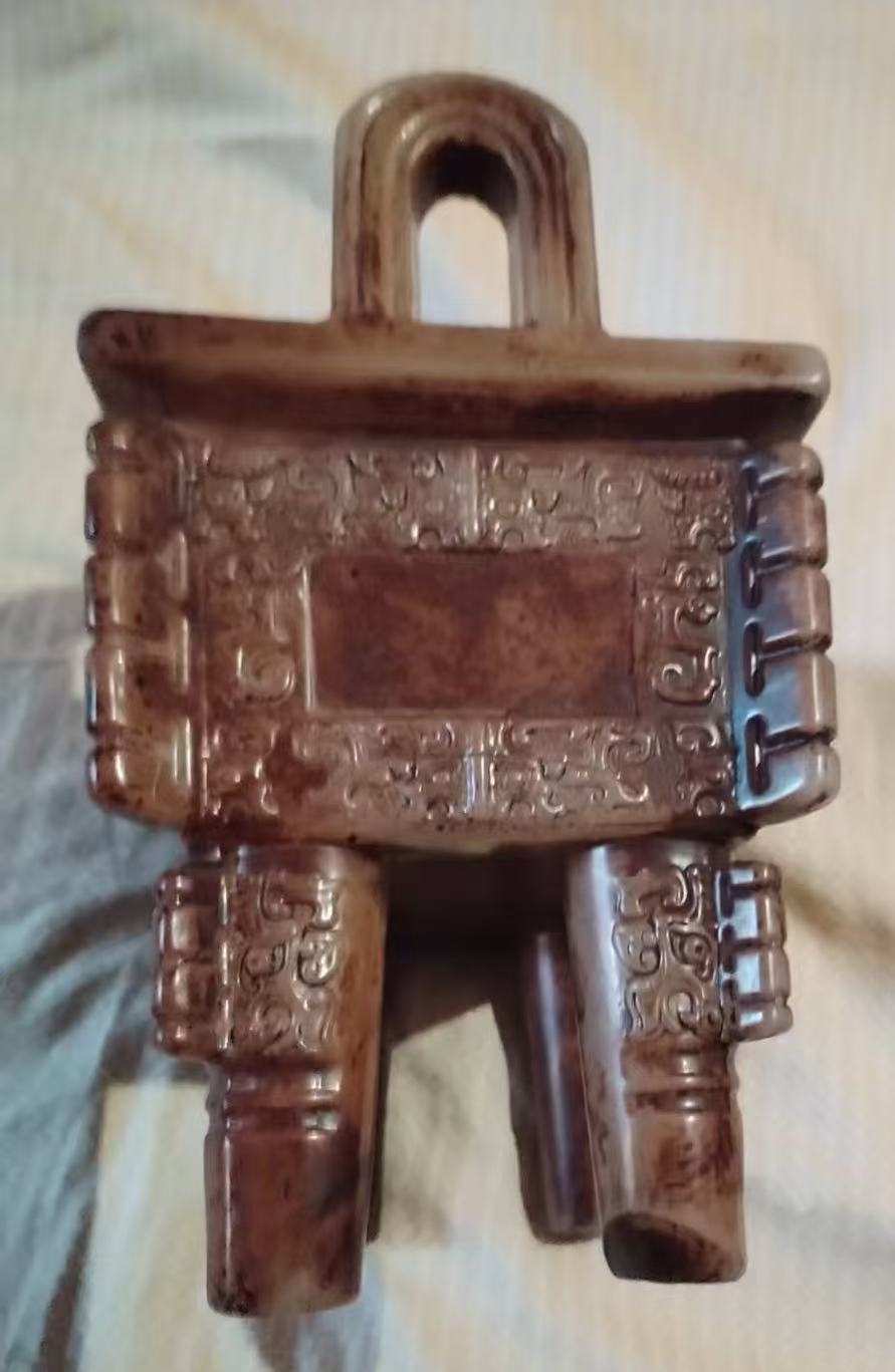 高古玉《司母戊方鼎》