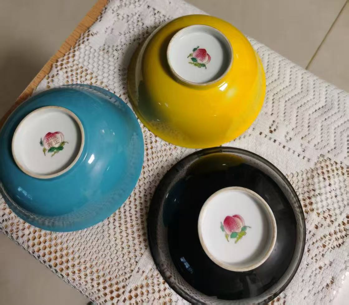 粉彩牡丹锦鲤赏盘*3