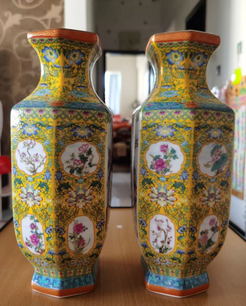 图片[1]-雍正年制《珐琅彩百花六方瓶》一对-嘉诚艺术
