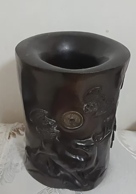 紫檀笔筒-嘉诚艺术
