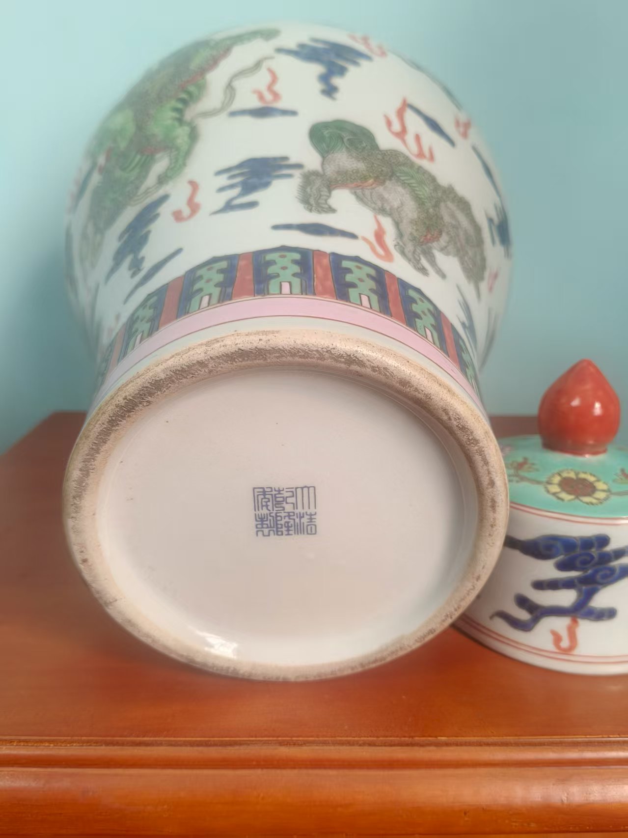 乾隆年制《瑞兽纹将军罐》