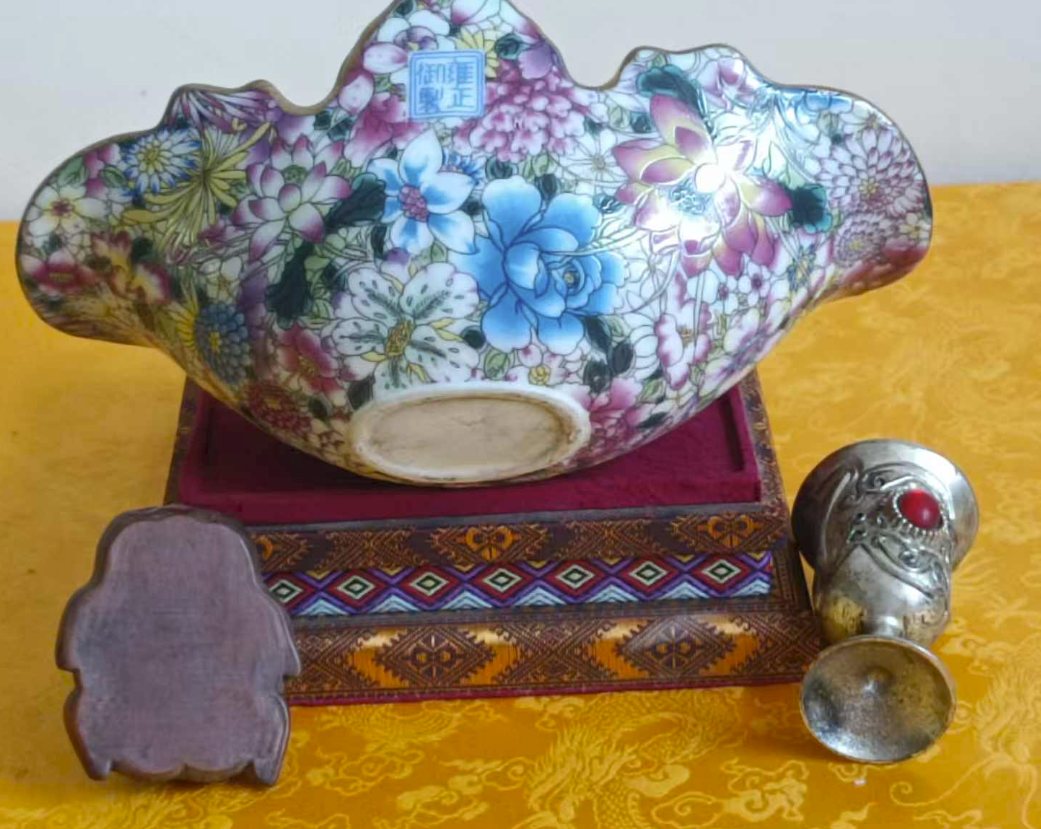 雍正年制《珐琅彩牡丹供盘》一套