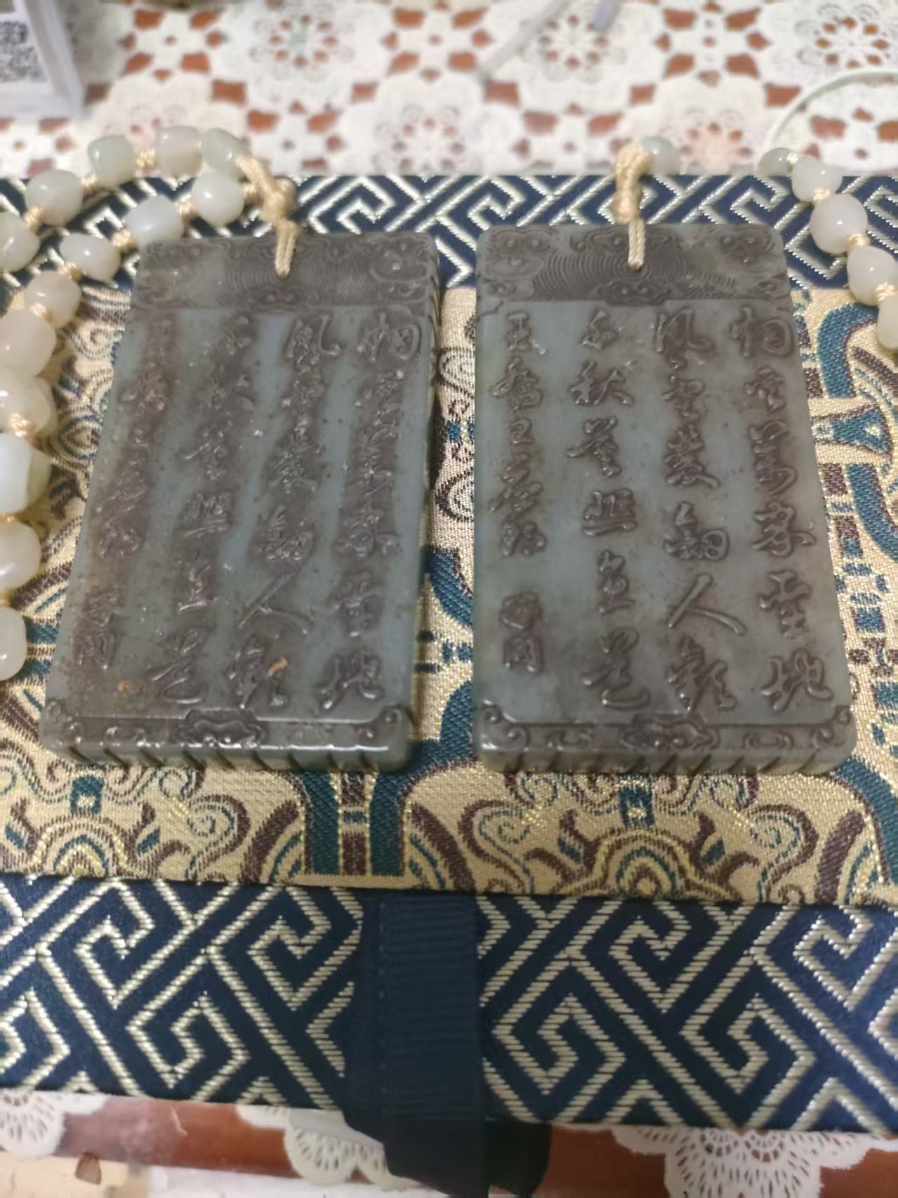 和田玉《伏虎罗汉子冈牌》*2