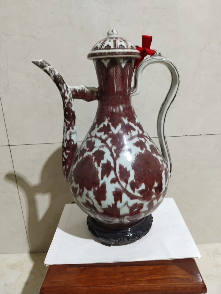 图片[1]-明代《釉里红执壶》-嘉诚艺术