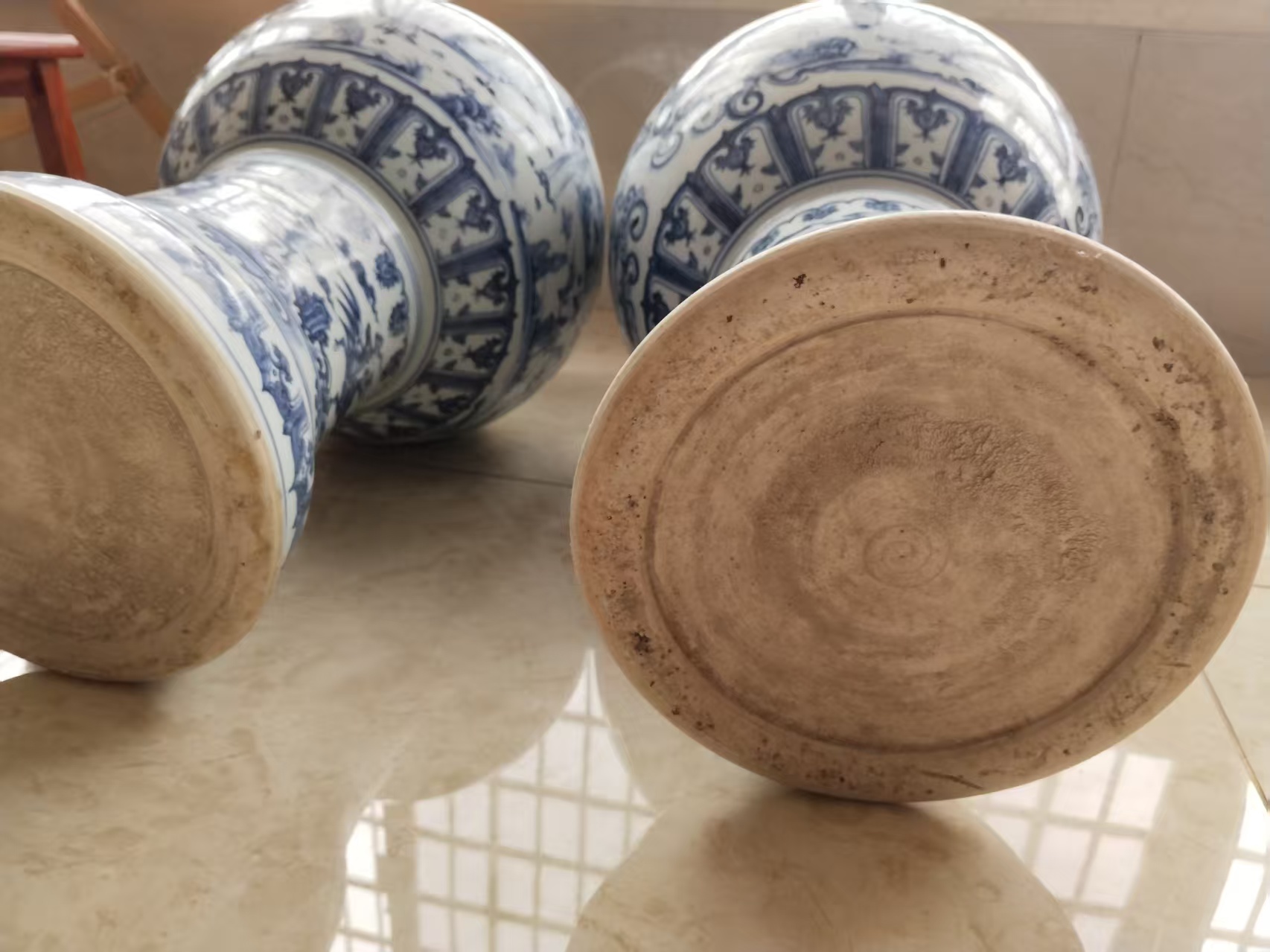 明代《人物青花高足瓶》一对