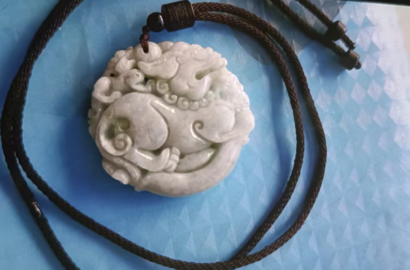 翡翠《麒麟吊坠》-嘉诚艺术