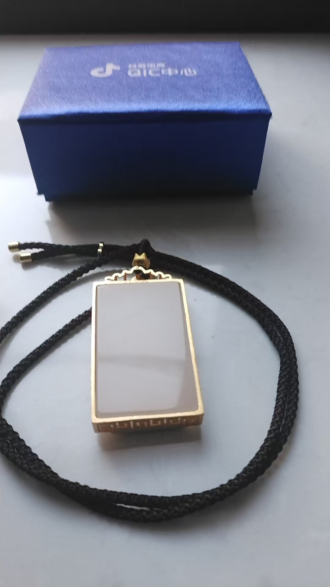 玉石《佛像无事牌》