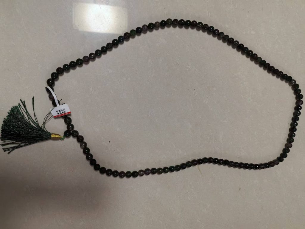 图片[1]-翡翠《墨翠项链》-嘉诚艺术