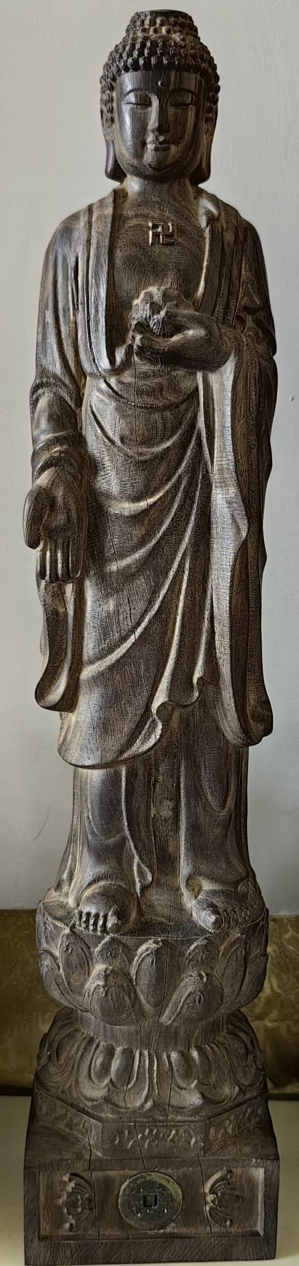 芽庄沉香木《佛像镶嵌乾隆通宝》-嘉诚艺术