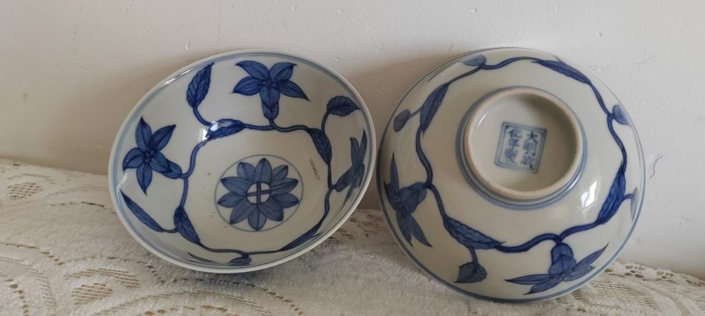 图片[1]-成化年制《青花栀子花纹碗》一对-嘉诚艺术