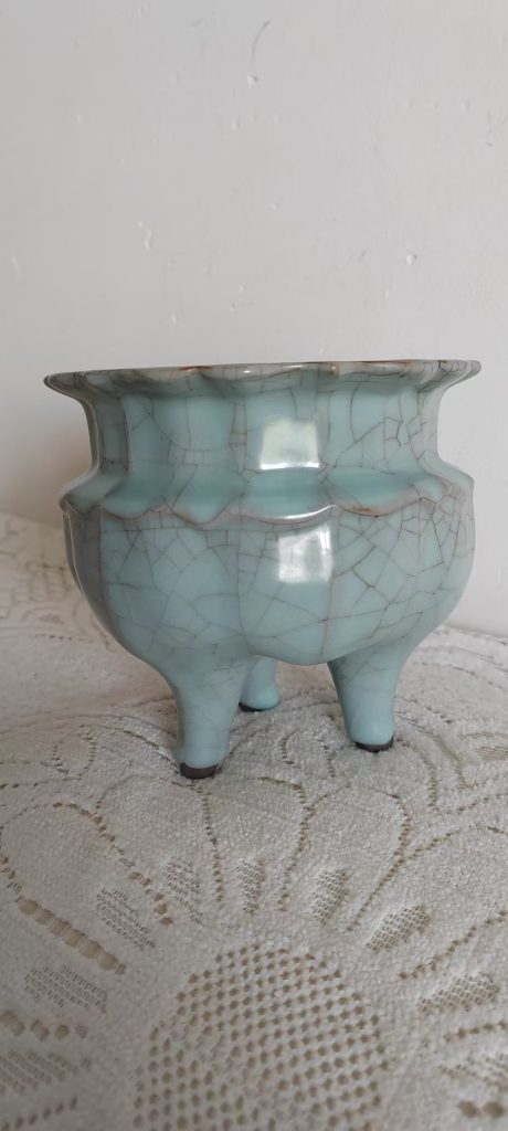 图片[1]-南宋《官窑三足炉》-嘉诚艺术