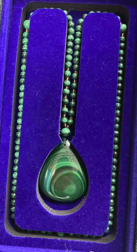 孔雀石《项链吊坠》-嘉诚艺术