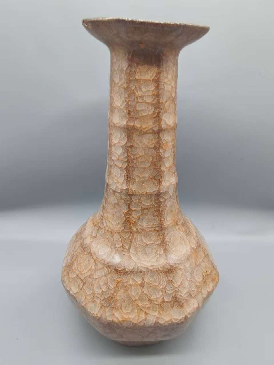 北宋哥窑《米黄釉八棱竹节瓶》-嘉诚艺术