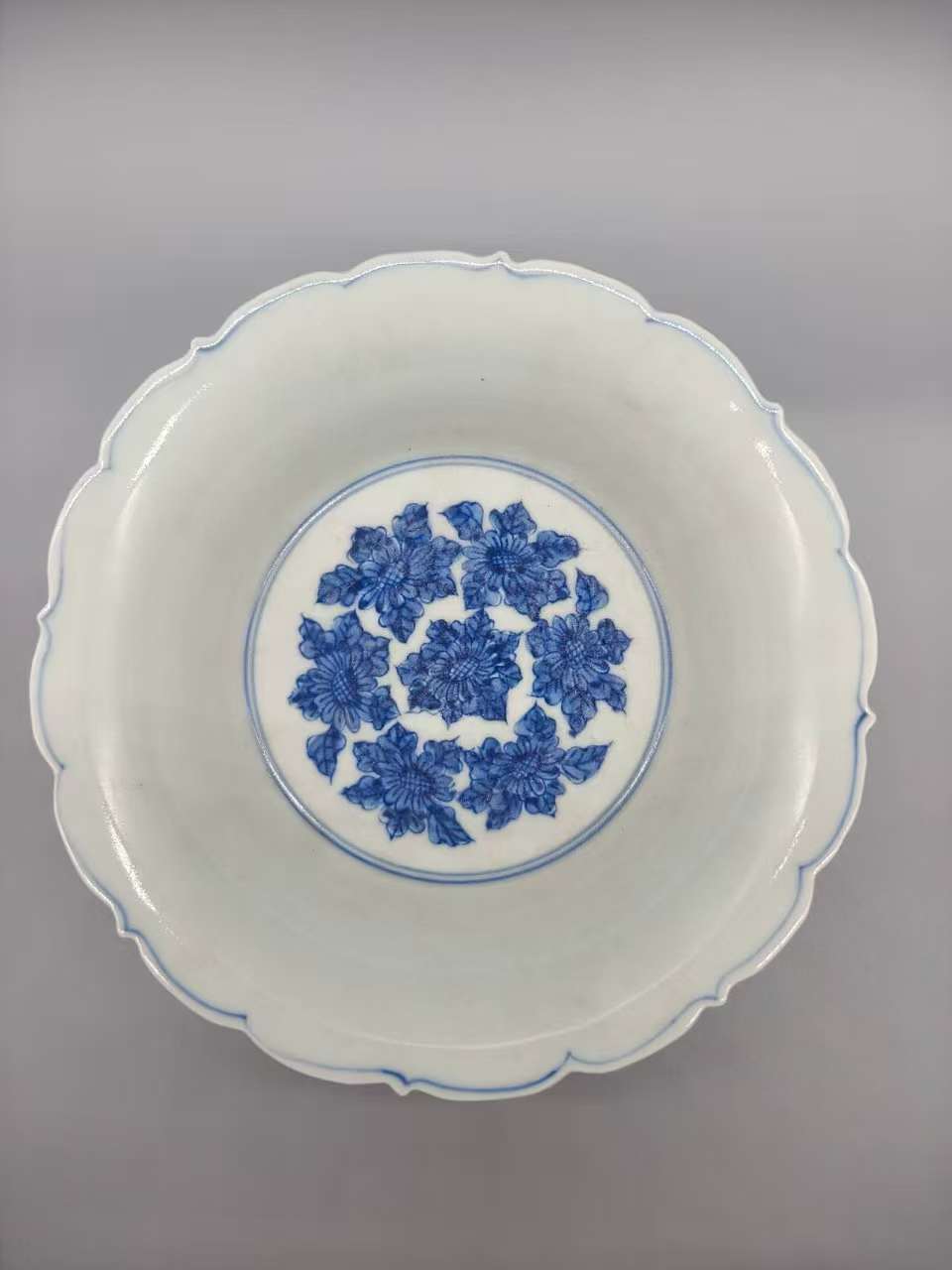 成化年制《花卉莲花碗》-嘉诚艺术