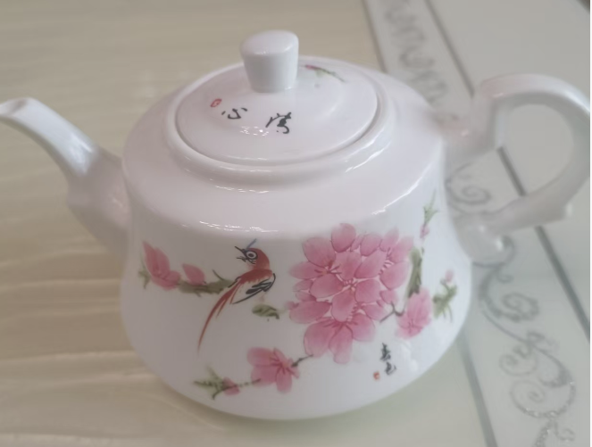 怀仁堂《粉彩手绘水点桃花壶》-嘉诚艺术