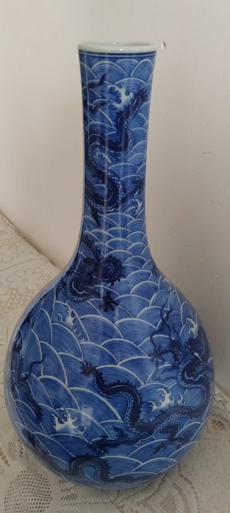 图片[1]-雍正年制《青花鱼鳞纹胆瓶》-嘉诚艺术