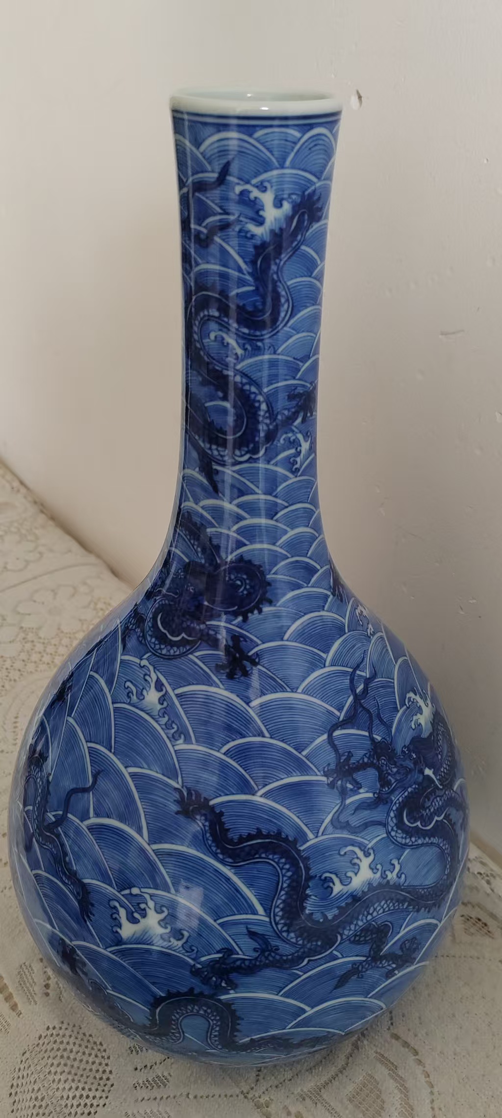 雍正年制《青花鱼鳞纹胆瓶》-嘉诚艺术