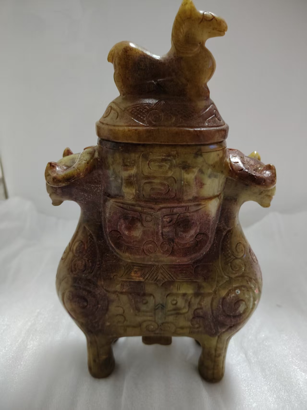 古玉兽面纹三足尊-嘉诚艺术