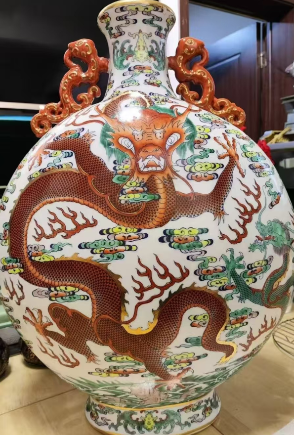 图片[1]-乾隆年制《斗彩苍龙教子图夔龙耳抱月瓶》-嘉诚艺术