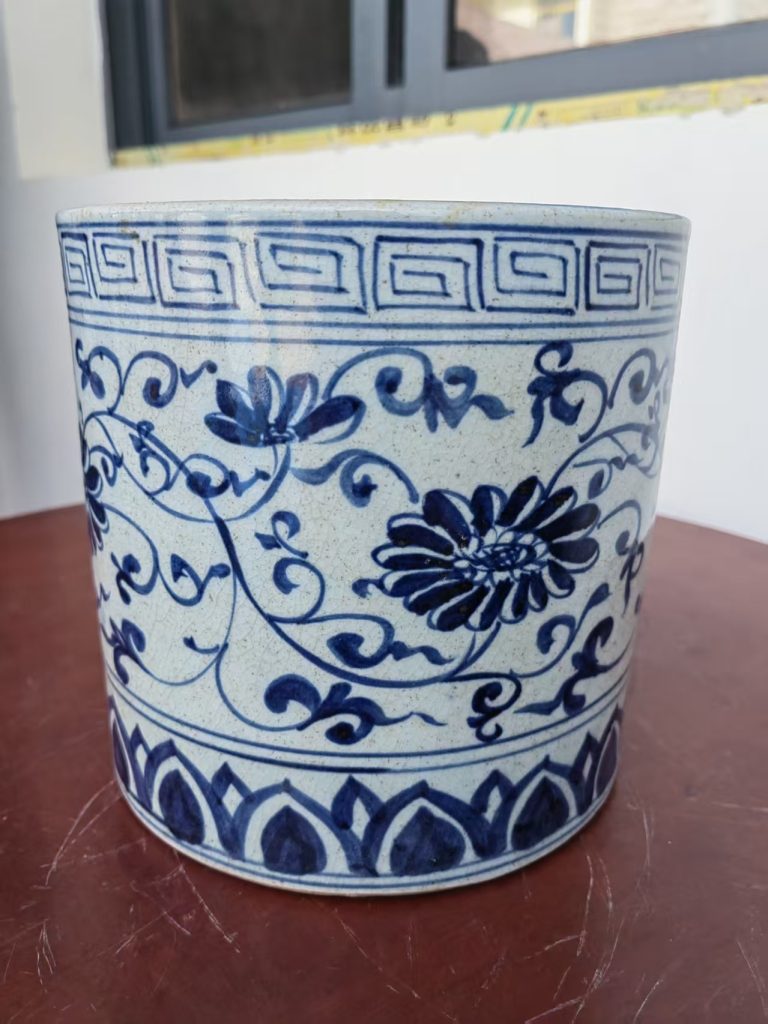 图片[1]-宣德年制《青花缠枝花卉笔筒》-嘉诚艺术