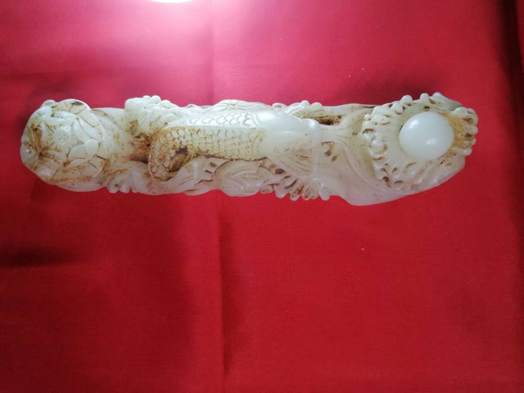 图片[2]-和田玉《连年有余如意摆件》-嘉诚艺术