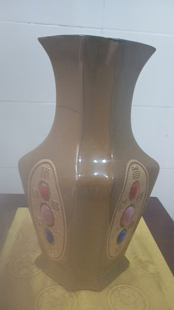 图片[1]-黄釉嵌宝六方赏瓶-嘉诚艺术