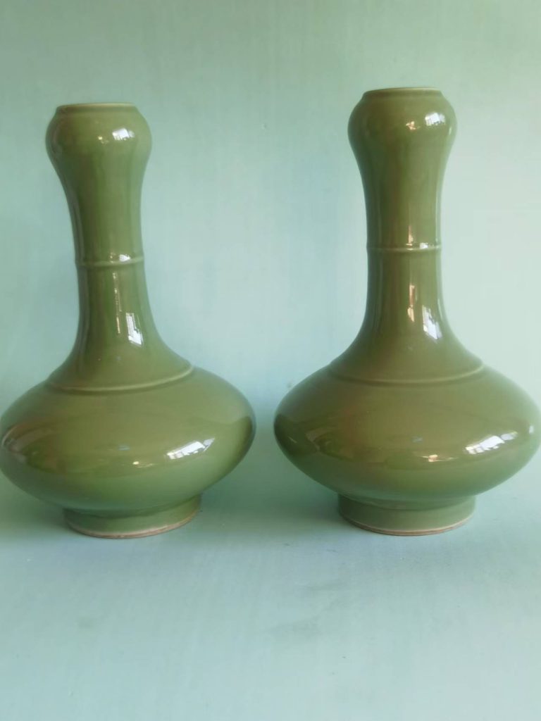 图片[1]-雍正年制《单色釉蒜头瓶》一对-嘉诚艺术