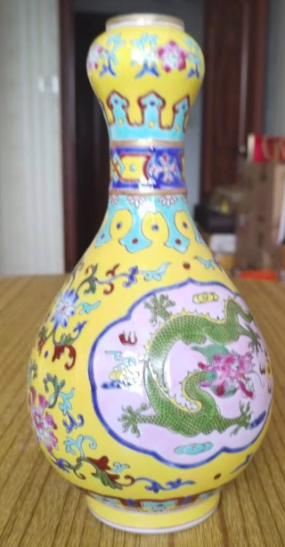 乾隆年制《龙纹蒜头瓶》-嘉诚艺术