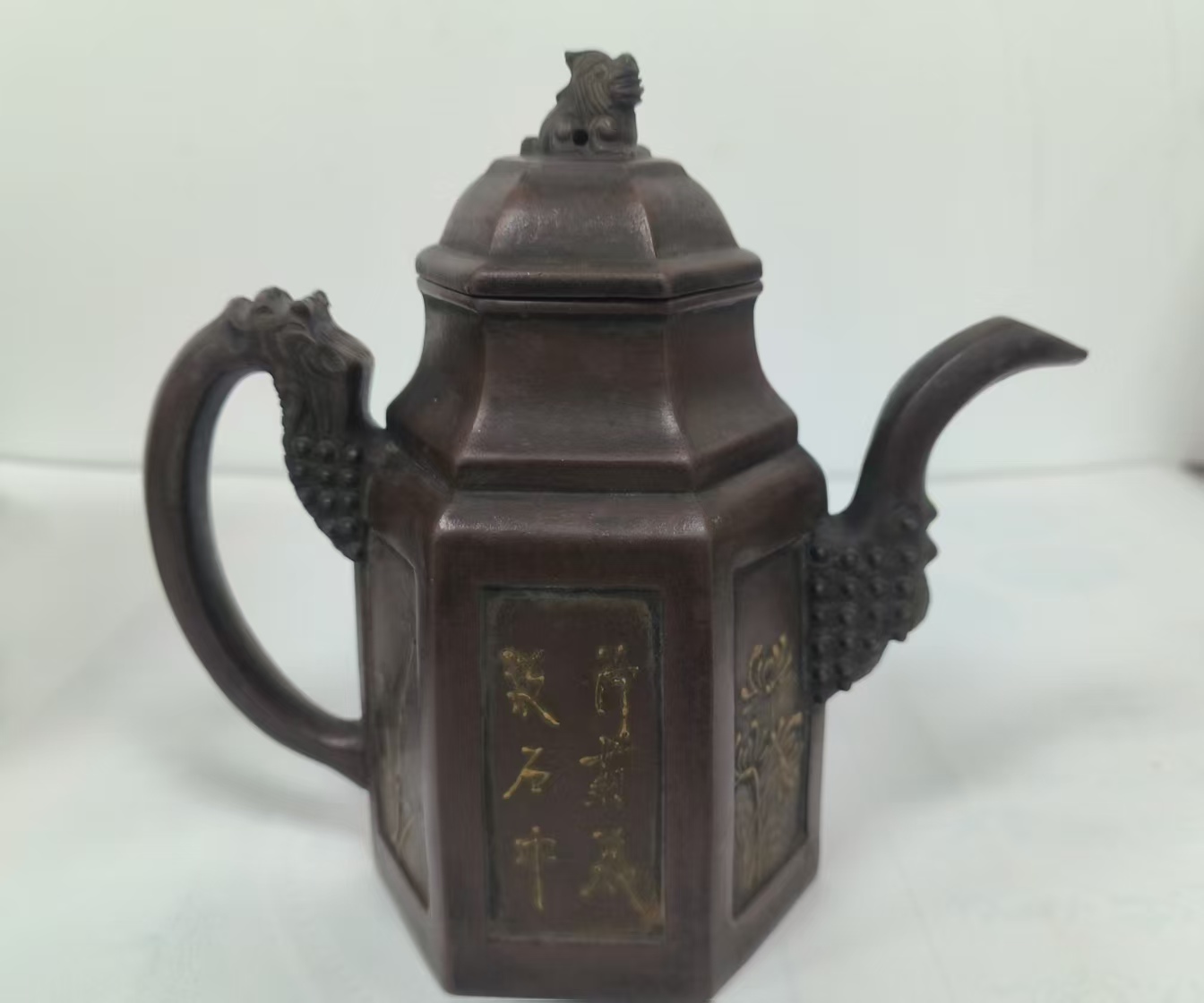 陈鸣远《梅兰竹菊六方紫砂壶》-嘉诚艺术